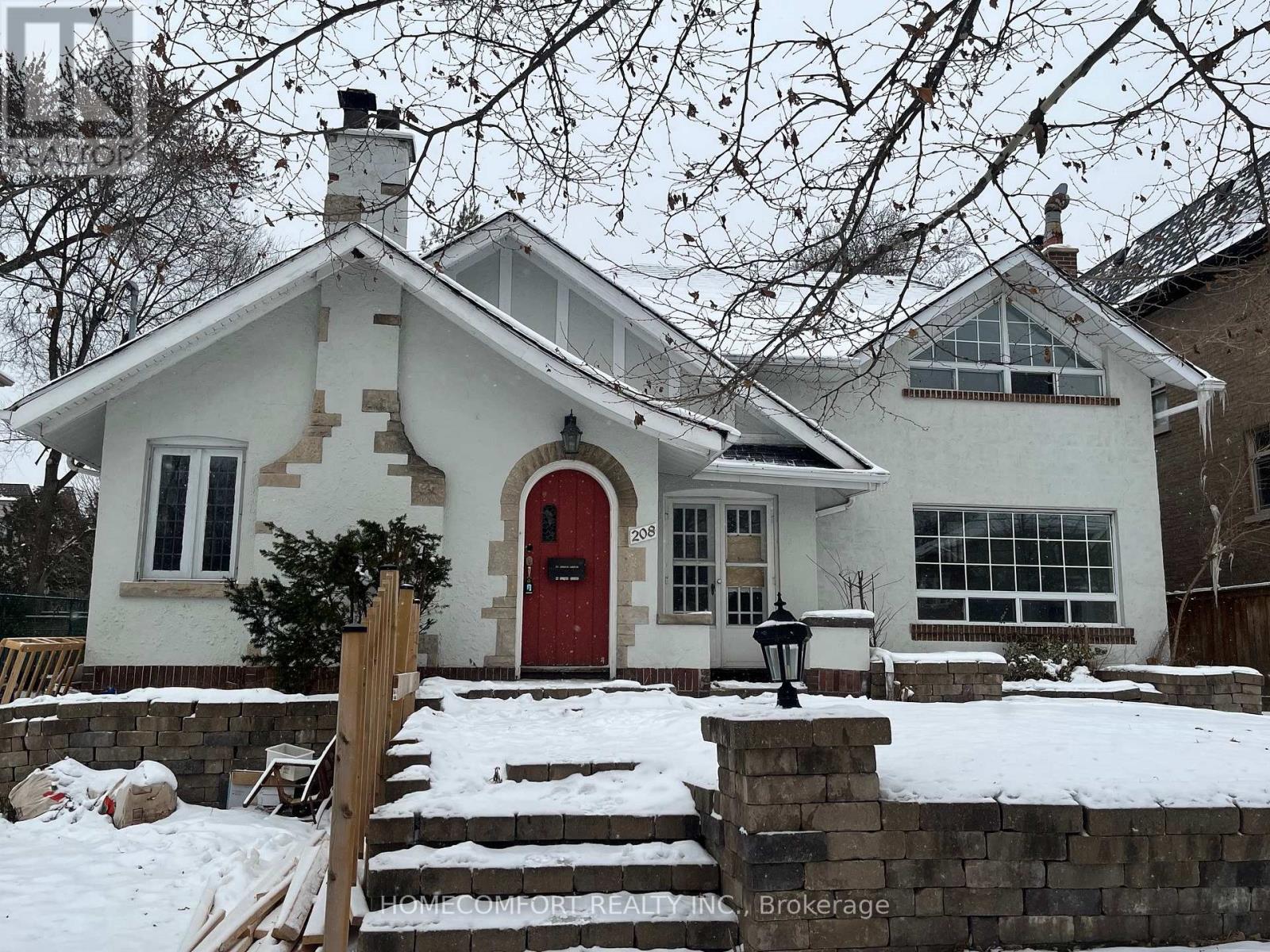 208 HOLLYWOOD AVENUE, Toronto, Ontario