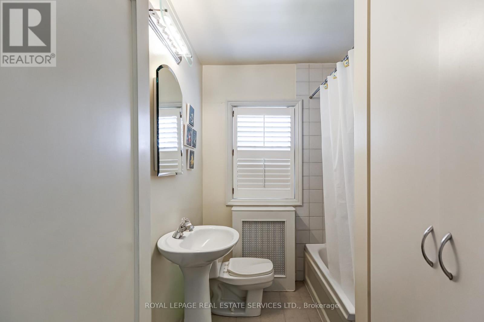 24 Tanager Avenue, Toronto, Ontario  M4G 3R1 - Photo 17 - C13202180