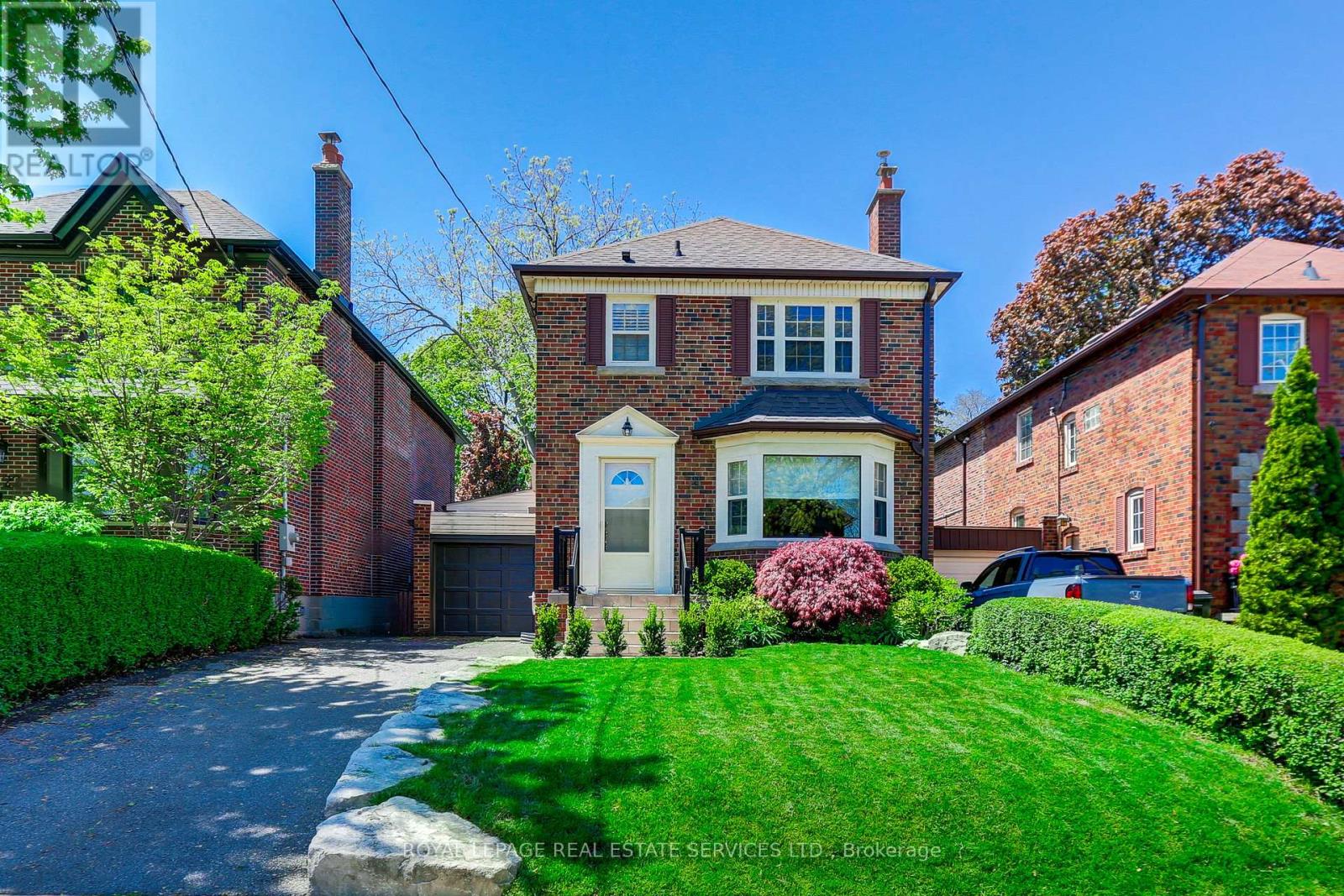 24 Tanager Avenue, Toronto, Ontario  M4G 3R1 - Photo 2 - C13202180