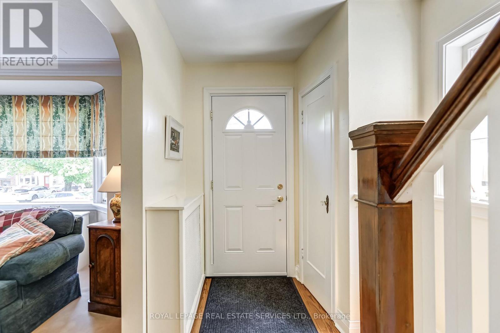 24 Tanager Avenue, Toronto, Ontario  M4G 3R1 - Photo 3 - C13202180