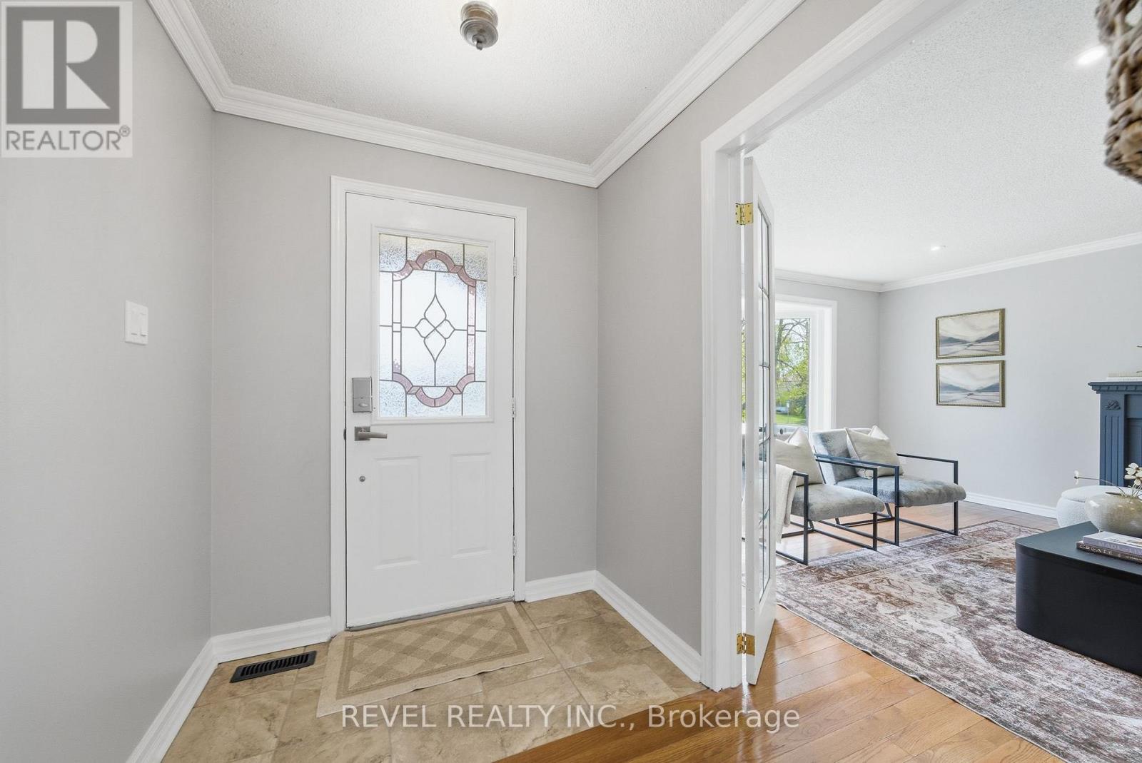 39 Anstead Crescent, Ajax, Ontario  L1S 3X4 - Photo 4 - E13202810