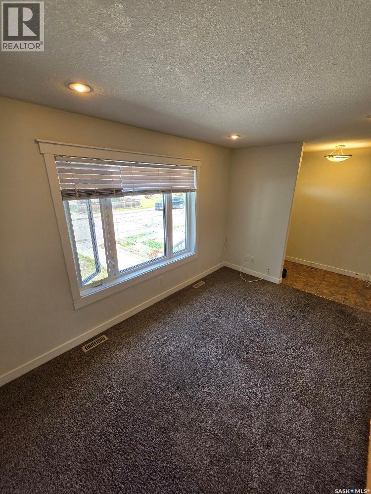 2067 Broder Street, Regina, Saskatchewan  S4N 3S3 - Photo 3 - SK031757