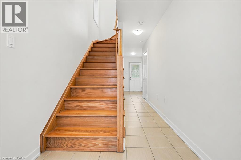 39 Baskett Street, Brantford, Ontario  N3T 0W5 - Photo 2 - 40833308