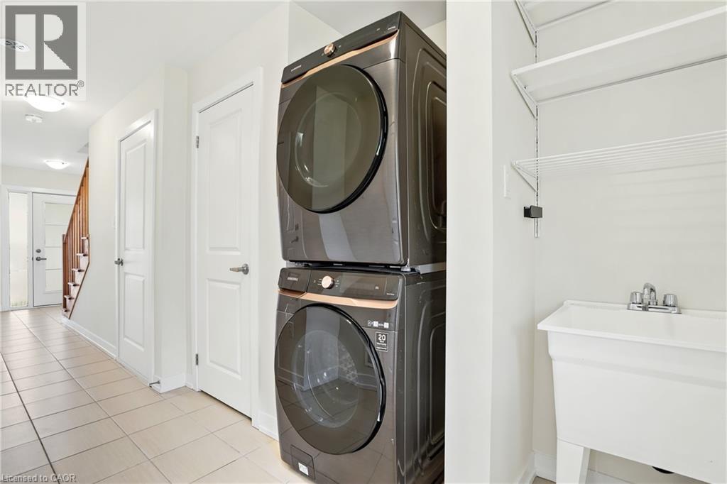 39 Baskett Street, Brantford, Ontario  N3T 0W5 - Photo 3 - 40833308