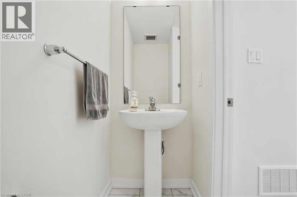 39 Baskett Street, Brantford, Ontario  N3T 0W5 - Photo 8 - 40833308