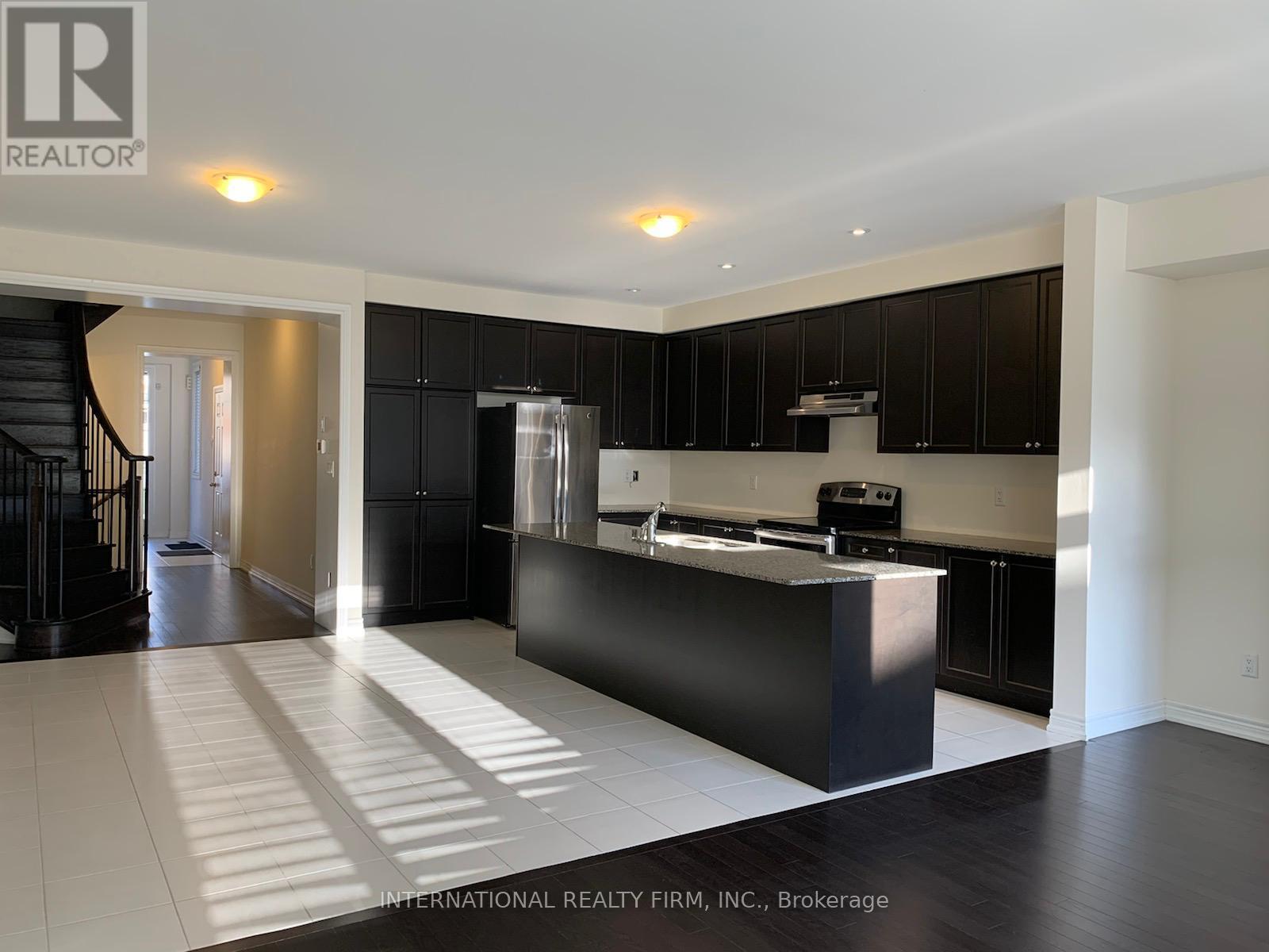 10 Folliot Street, Aurora, Ontario  L4G 0W1 - Photo 3 - N13201456