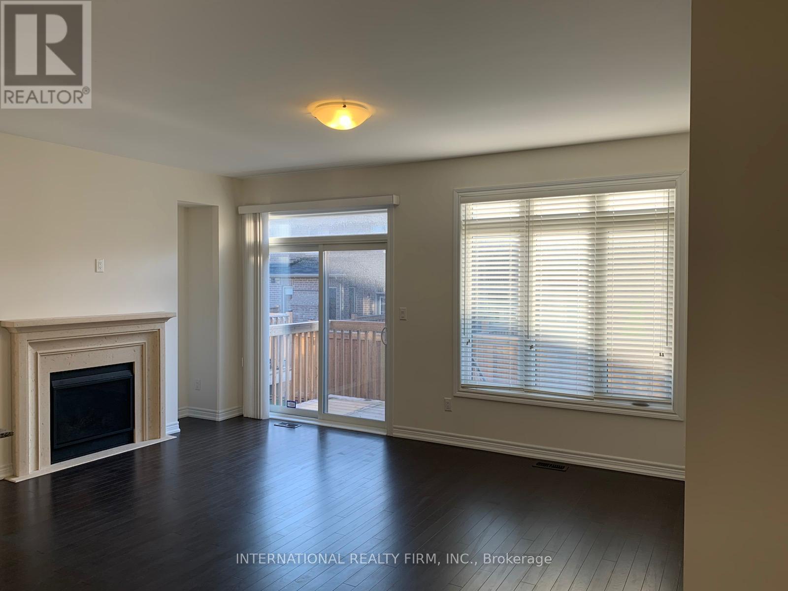 10 Folliot Street, Aurora, Ontario  L4G 0W1 - Photo 4 - N13201456