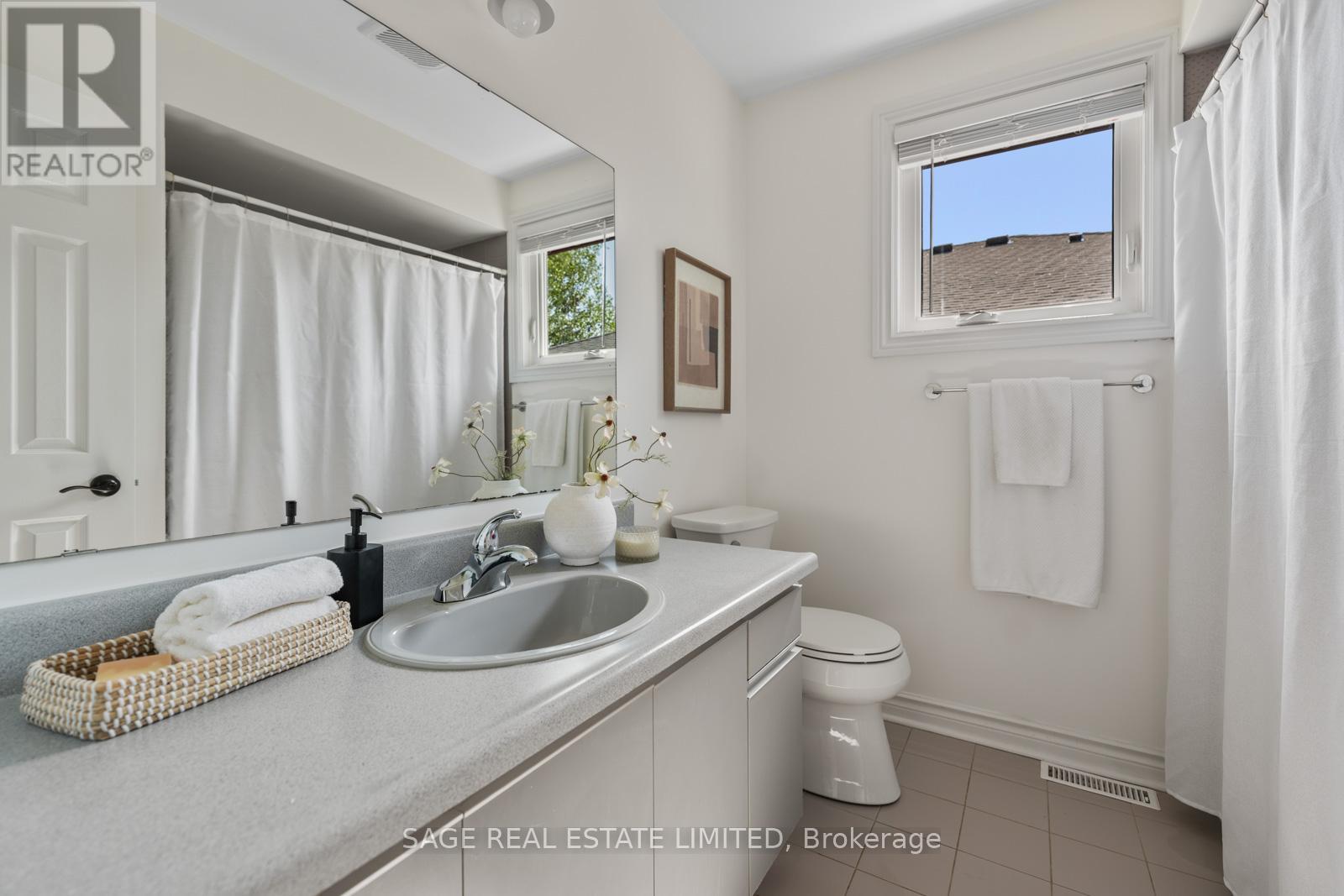 682 Leslie Valley Drive, Newmarket, Ontario  L3Y 7J5 - Photo 28 - N13202970