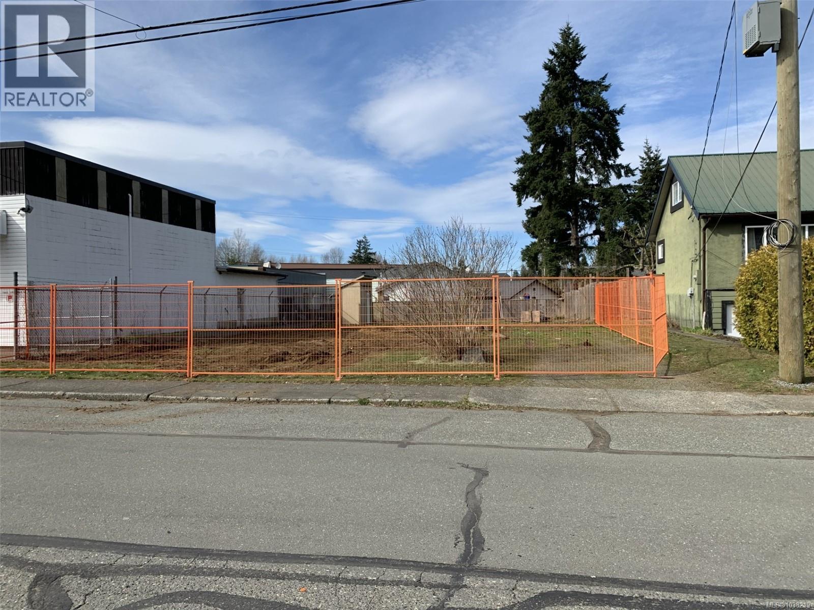 753 11th St, Courtenay, British Columbia  V9N 1T3 - Photo 4 - 1038219