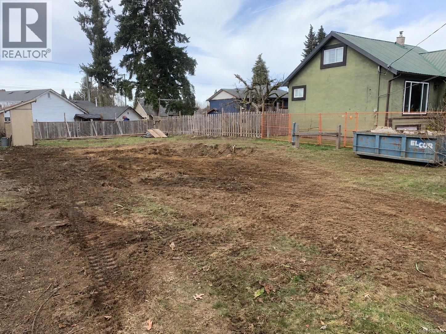 753 11th St, Courtenay, British Columbia  V9N 1T3 - Photo 3 - 1038219