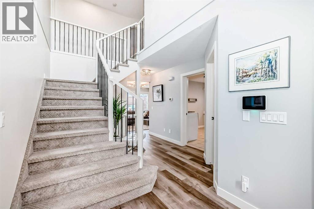 47 Canterbury Court SW, Calgary, Alberta  T2W 6C2 - Photo 4 - A2314806