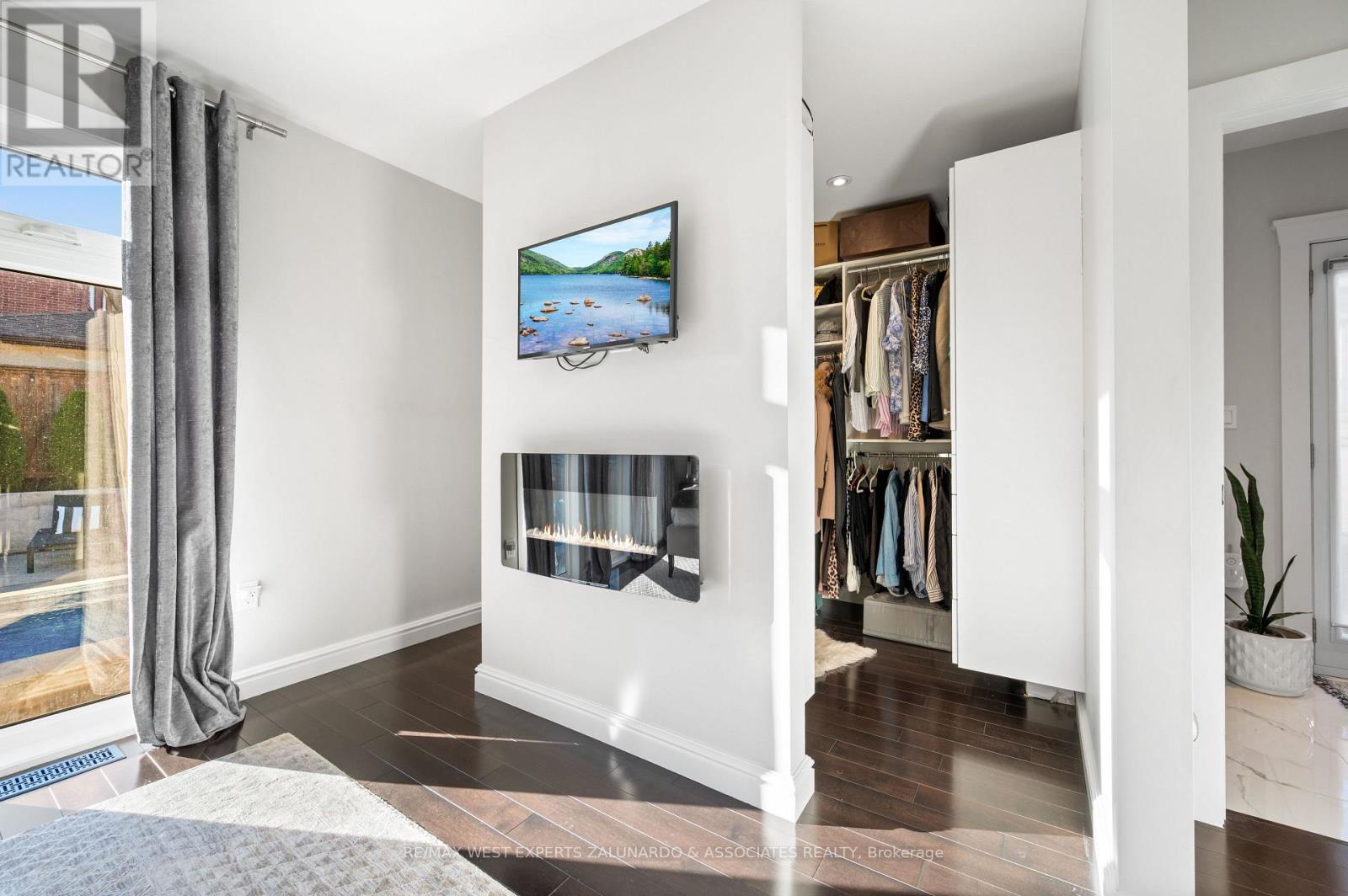 18 Smallwood Drive, Toronto, Ontario  M3M 1K8 - Photo 25 - W13202032