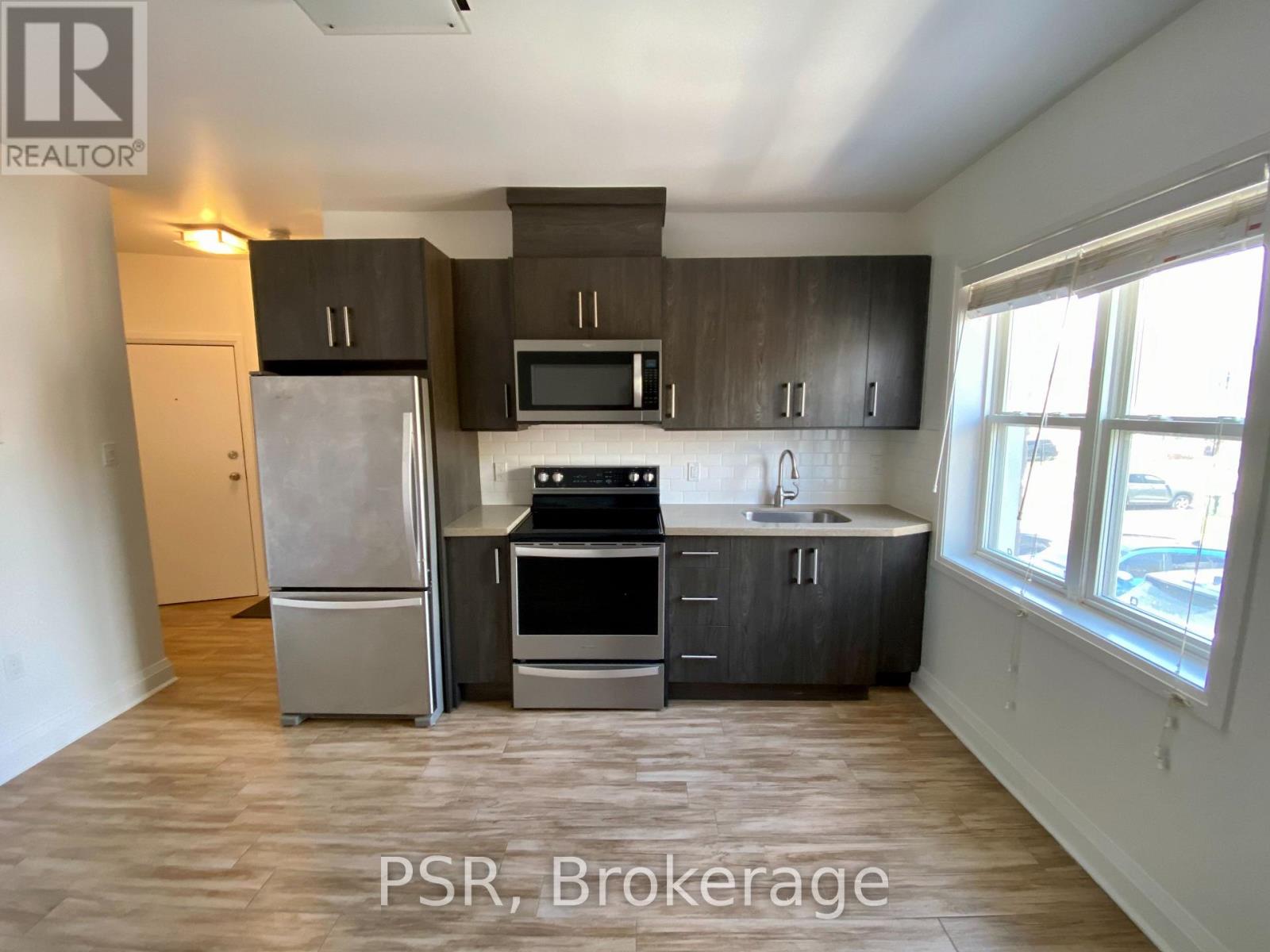 3 - 3110 LAKE SHORE BOULEVARD W, Toronto, Ontario