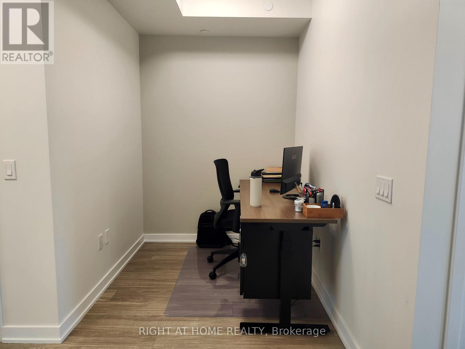1710 - 4085 Parkside Village Drive, Mississauga, Ontario  L5B 0K9 - Photo 10 - W13202342
