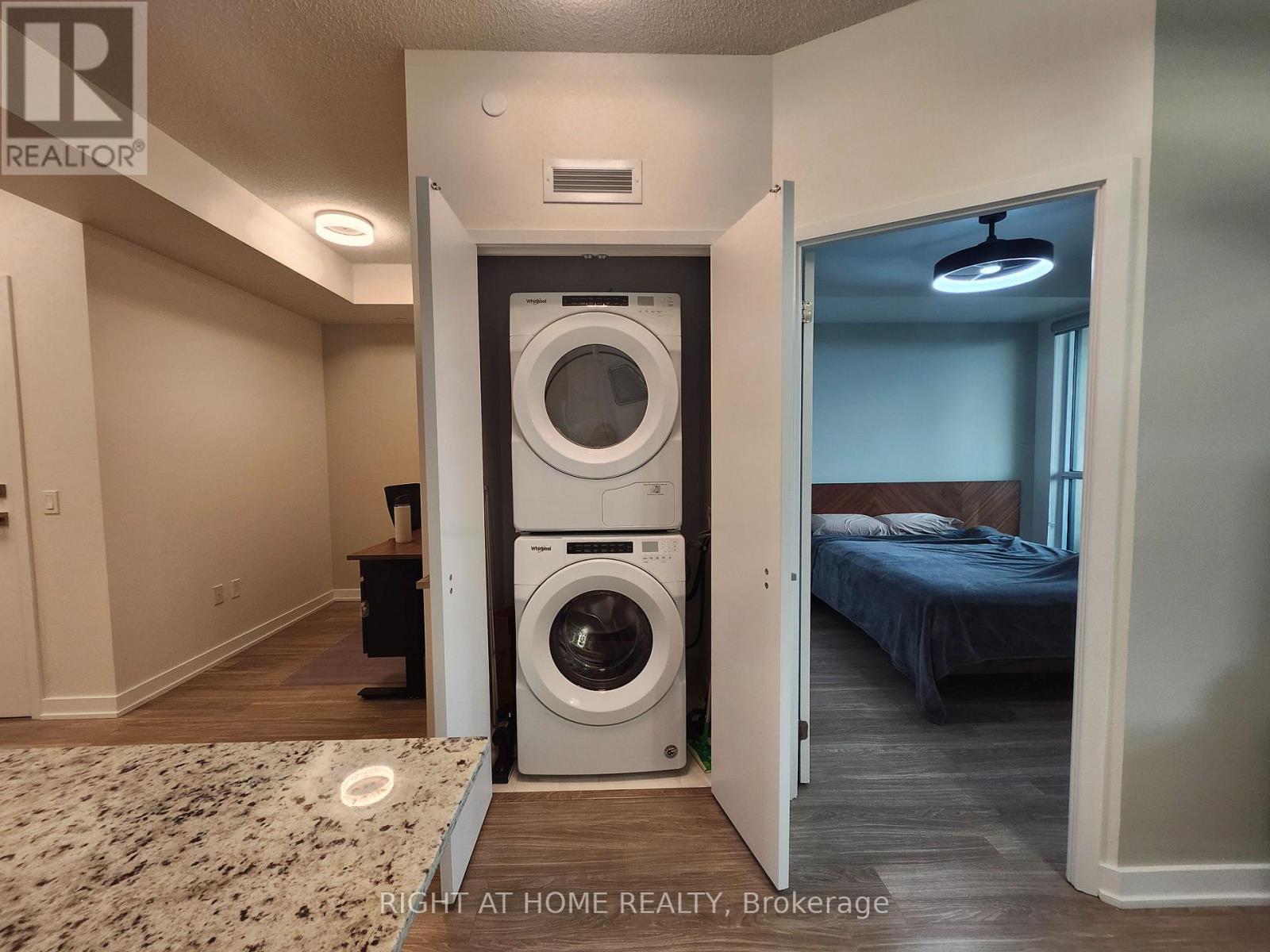 1710 - 4085 Parkside Village Drive, Mississauga, Ontario  L5B 0K9 - Photo 13 - W13202342