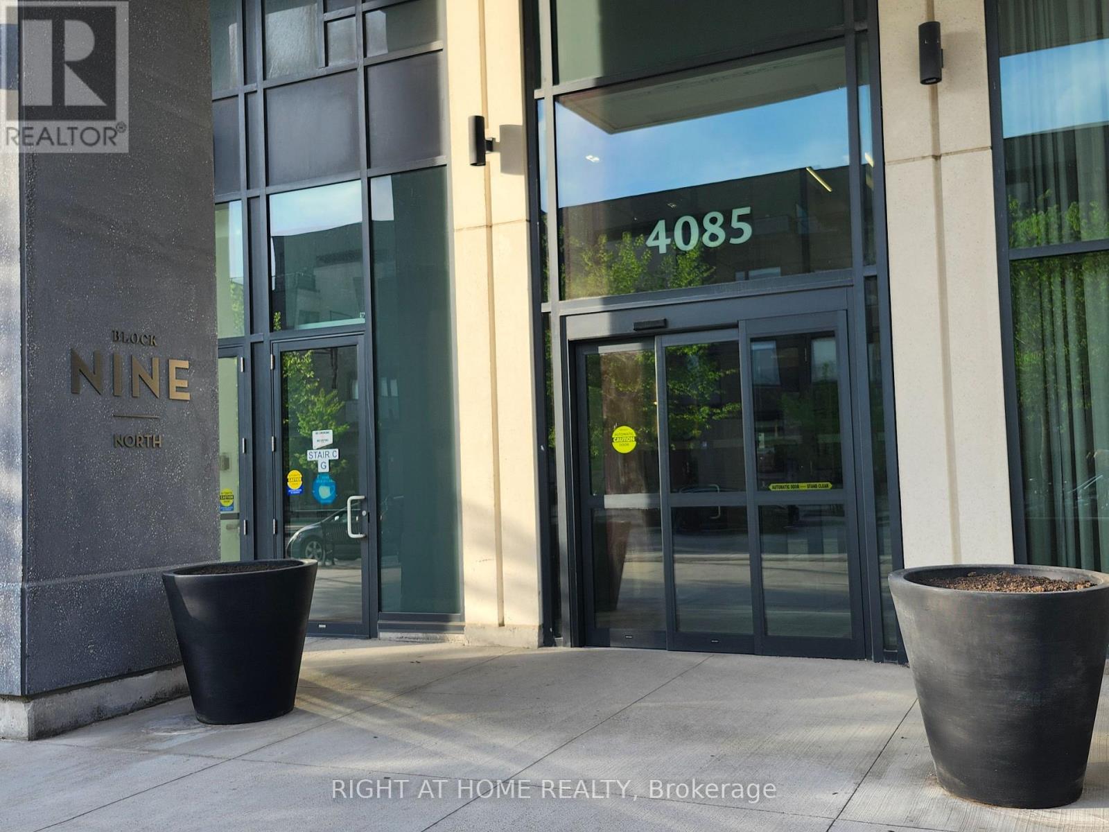 1710 - 4085 Parkside Village Drive, Mississauga, Ontario  L5B 0K9 - Photo 2 - W13202342