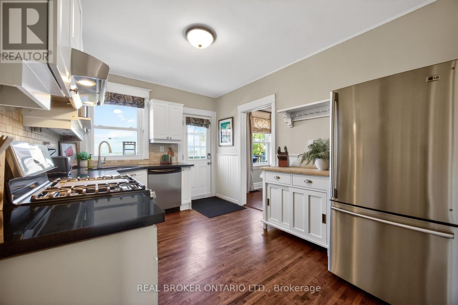 23 Second Street, Toronto, Ontario  M8V 2X1 - Photo 19 - W13202384