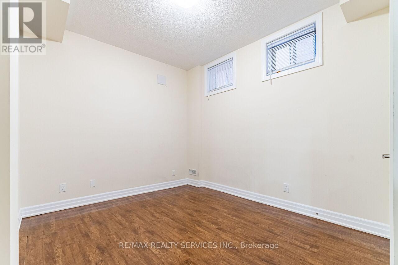 128 Rising Hill Ridge, Brampton, Ontario  L6Y 6B3 - Photo 11 - W13203148
