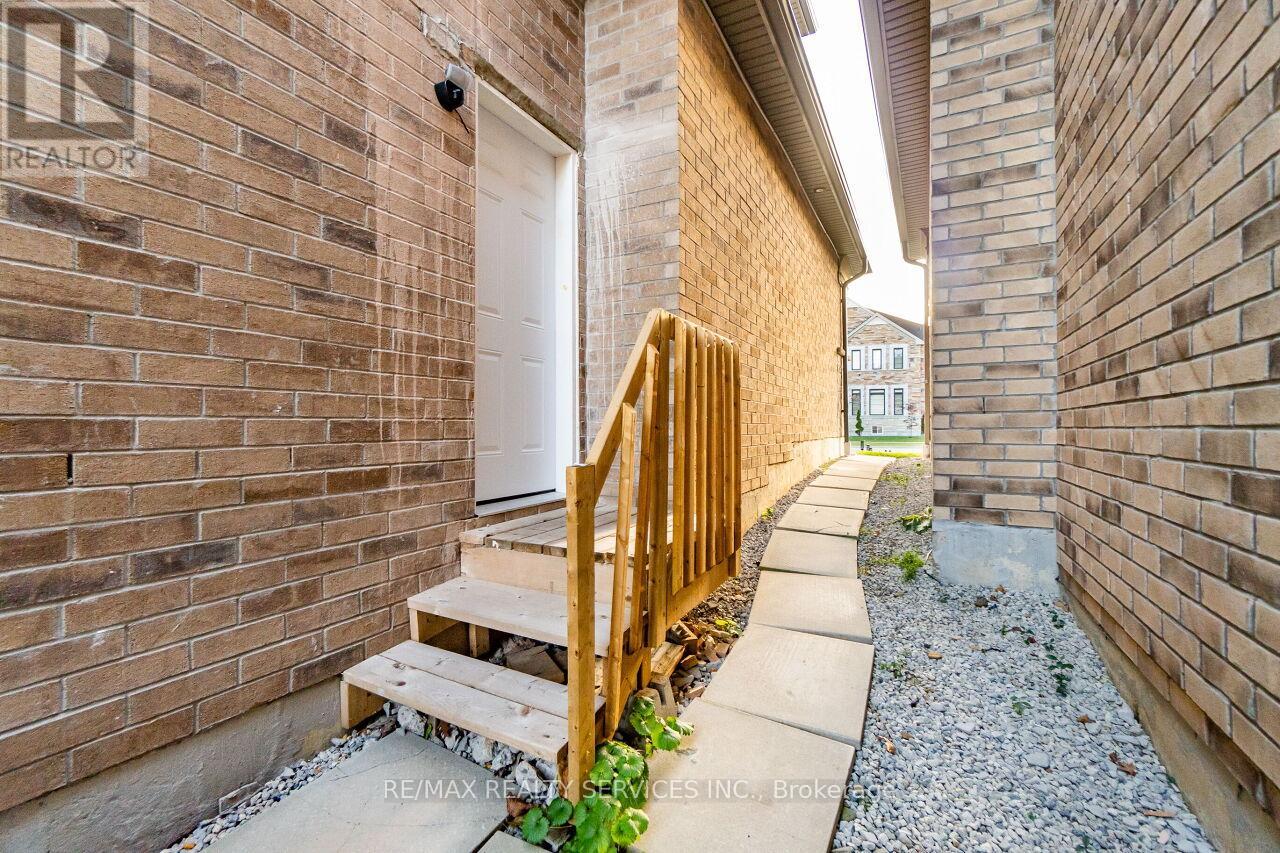 128 Rising Hill Ridge, Brampton, Ontario  L6Y 6B3 - Photo 16 - W13203148