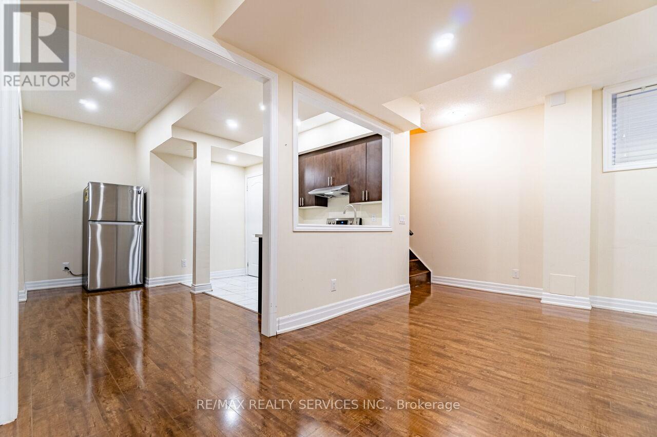 128 Rising Hill Ridge, Brampton, Ontario  L6Y 6B3 - Photo 5 - W13203148