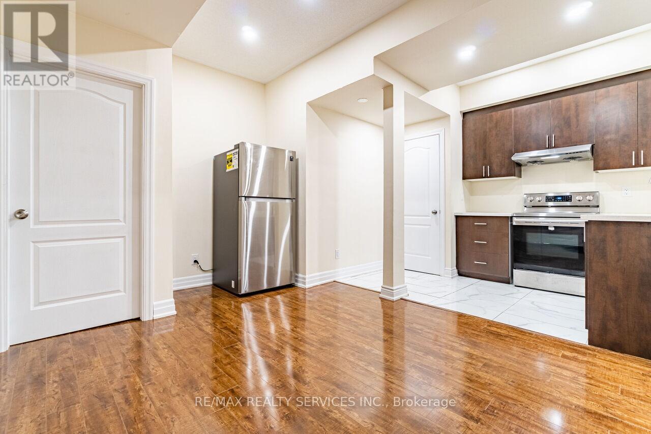 128 Rising Hill Ridge, Brampton, Ontario  L6Y 6B3 - Photo 6 - W13203148