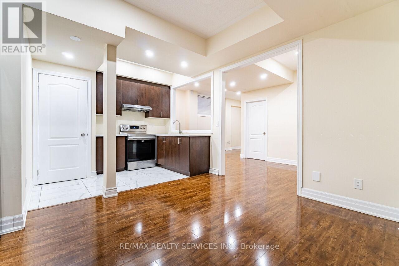 128 Rising Hill Ridge, Brampton, Ontario  L6Y 6B3 - Photo 7 - W13203148