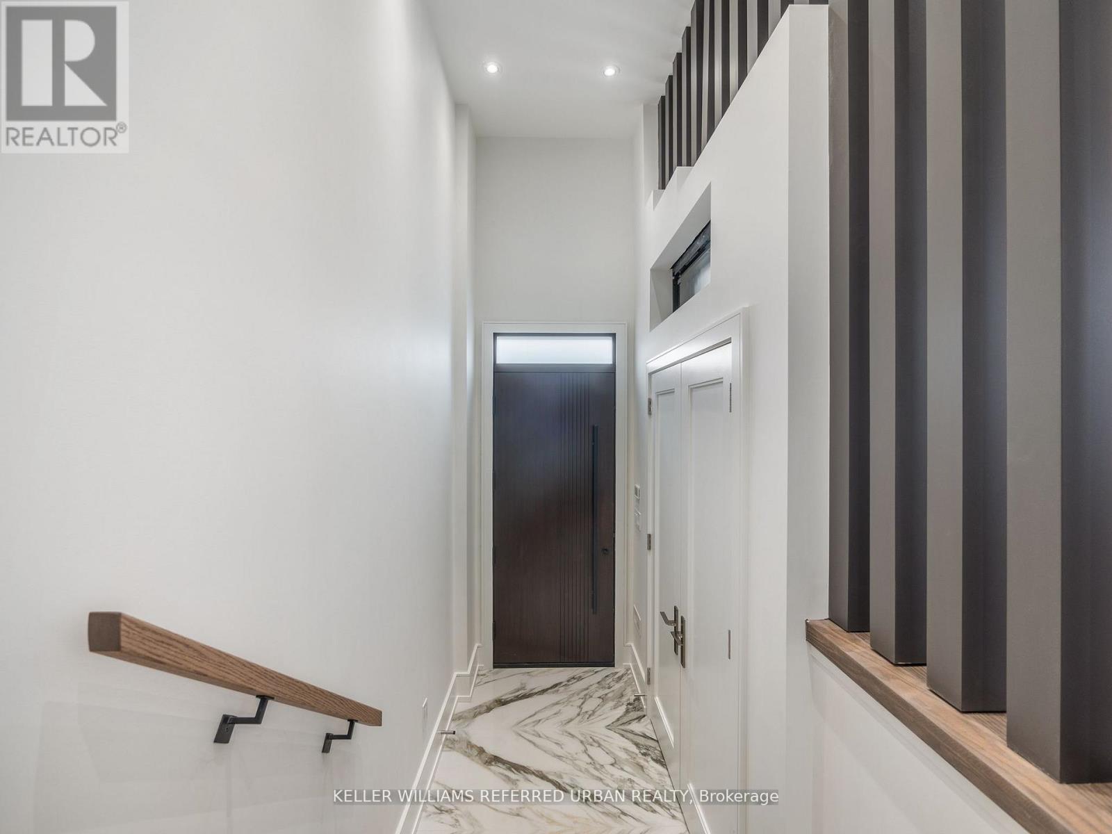 327 Melrose Street, Toronto, Ontario  M8Z 1G7 - Photo 5 - W13203158