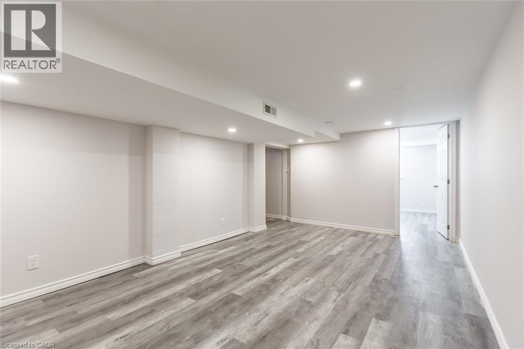927 Teal Drive Unit# 2, Burlington, Ontario  L7T 2Y9 - Photo 3 - 40834089