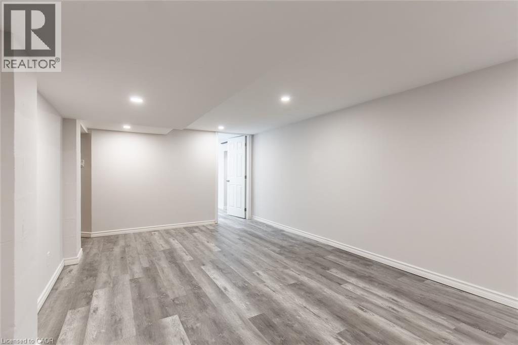 927 Teal Drive Unit# 2, Burlington, Ontario  L7T 2Y9 - Photo 4 - 40834089
