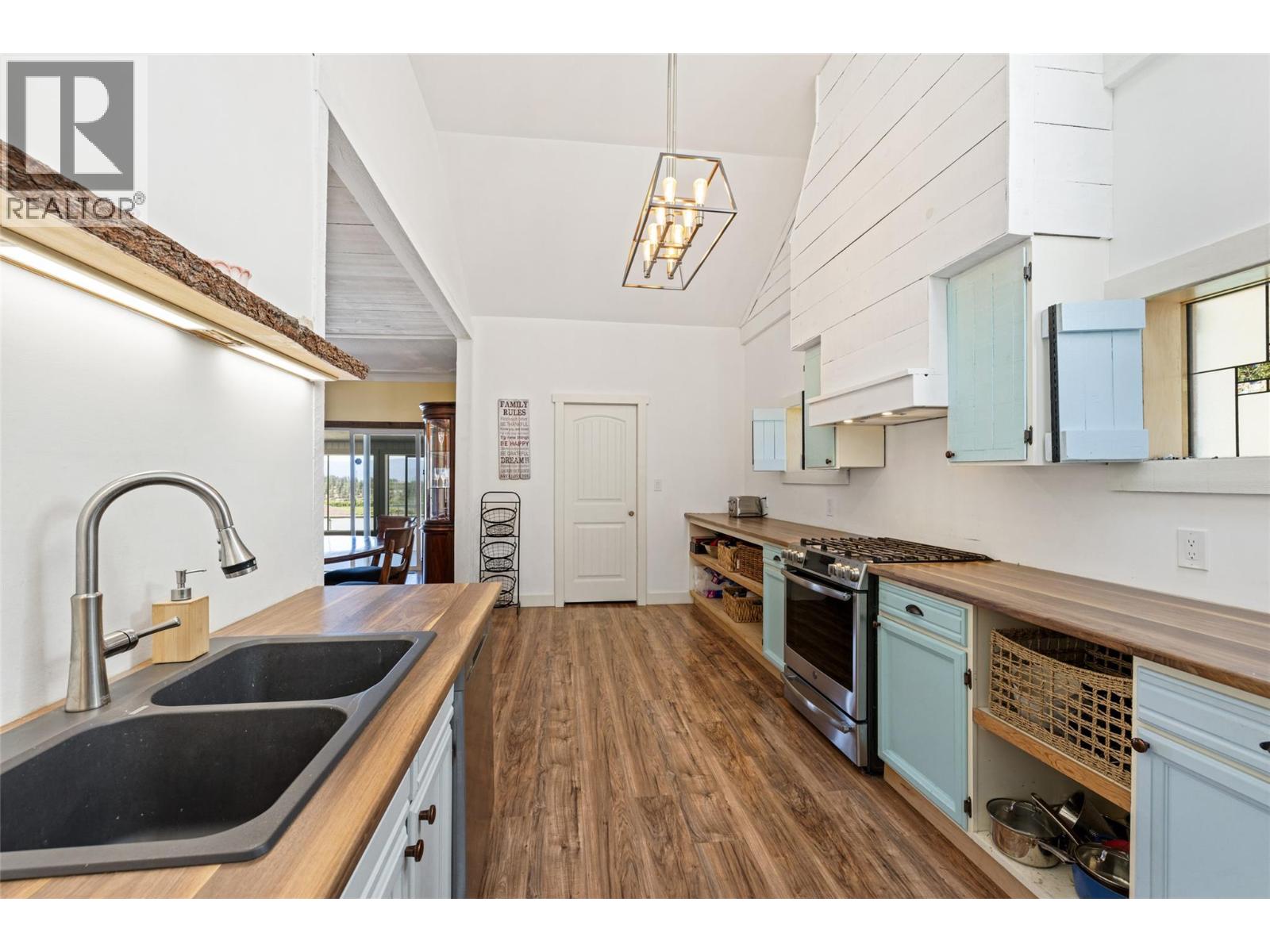 3299 Mcculloch Road, Kelowna, British Columbia  V1W 4G5 - Photo 12 - 10333686