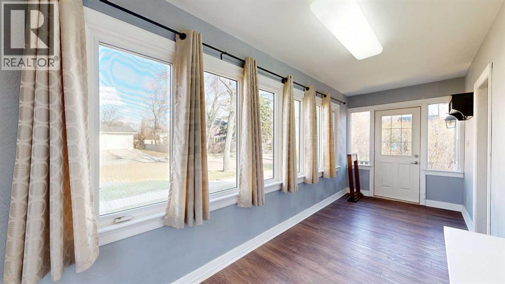 4906 48 Street, Stettler, Alberta  T4K 1J5 - Photo 2 - A2310144