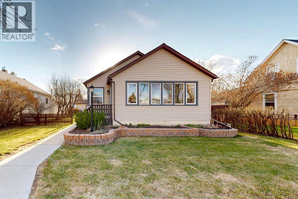 4906 48 Street, Stettler, Alberta  T4K 1J5 - Photo 1 - A2310144