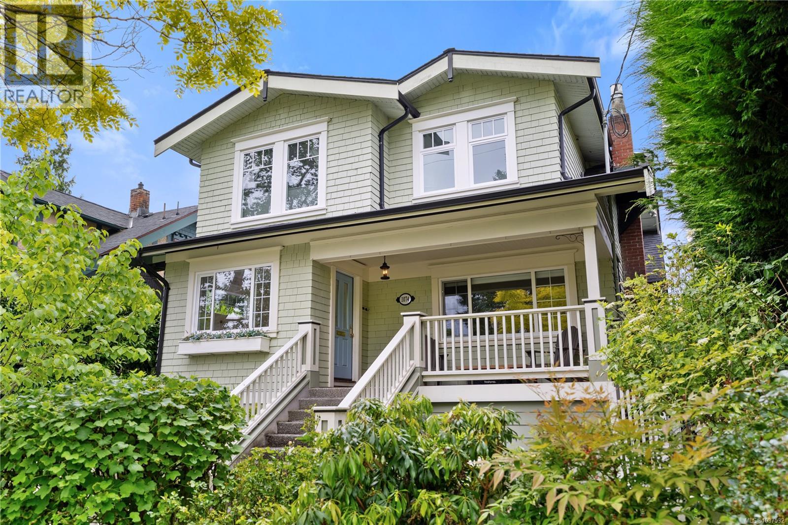 1074 Oliver St, Oak Bay, British Columbia