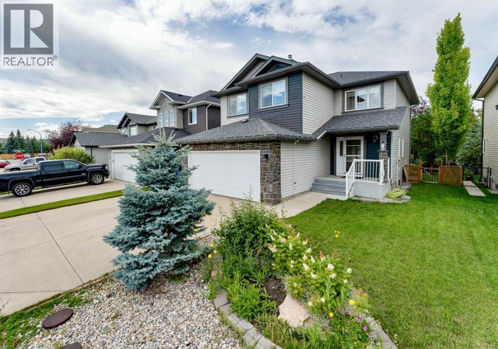 276 Fairways Bay NW, Airdrie, Alberta  T4B 2P5 - Photo 2 - A2311549