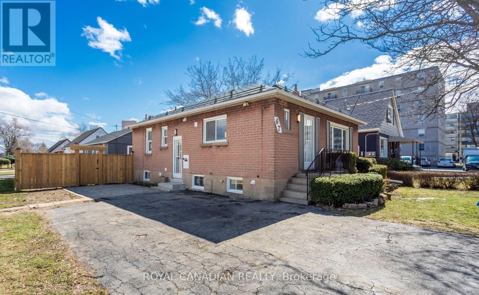 Main - 67 Seven Oaks Drive, Hamilton, Ontario  L9A 4E3 - Photo 2 - X13202014