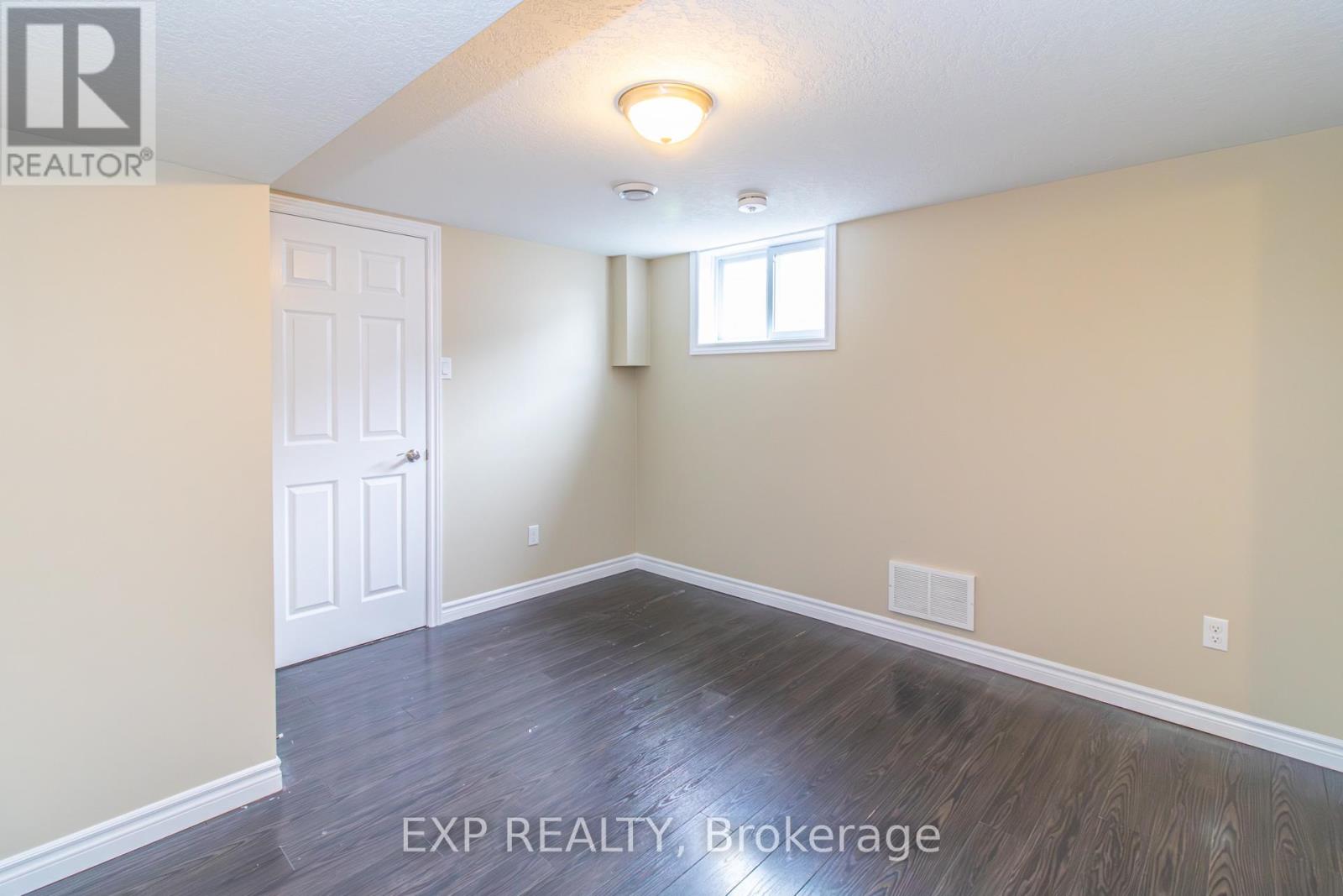 35 Hillsborough Crescent, Kitchener, Ontario  N2E 1J5 - Photo 29 - X13202190