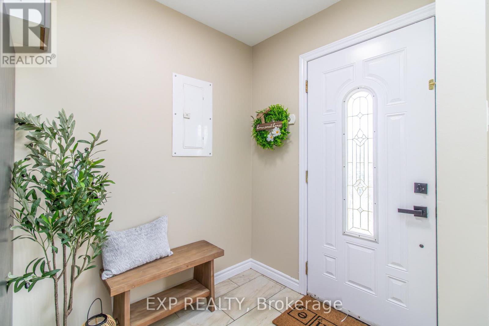 35 Hillsborough Crescent, Kitchener, Ontario  N2E 1J5 - Photo 3 - X13202190