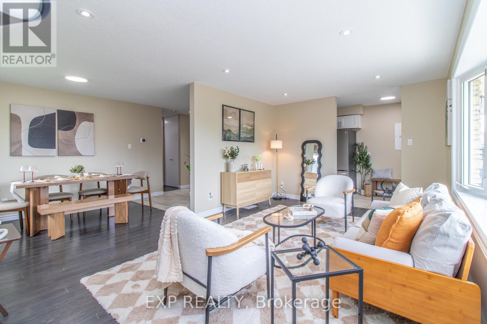 35 Hillsborough Crescent, Kitchener, Ontario  N2E 1J5 - Photo 6 - X13202190