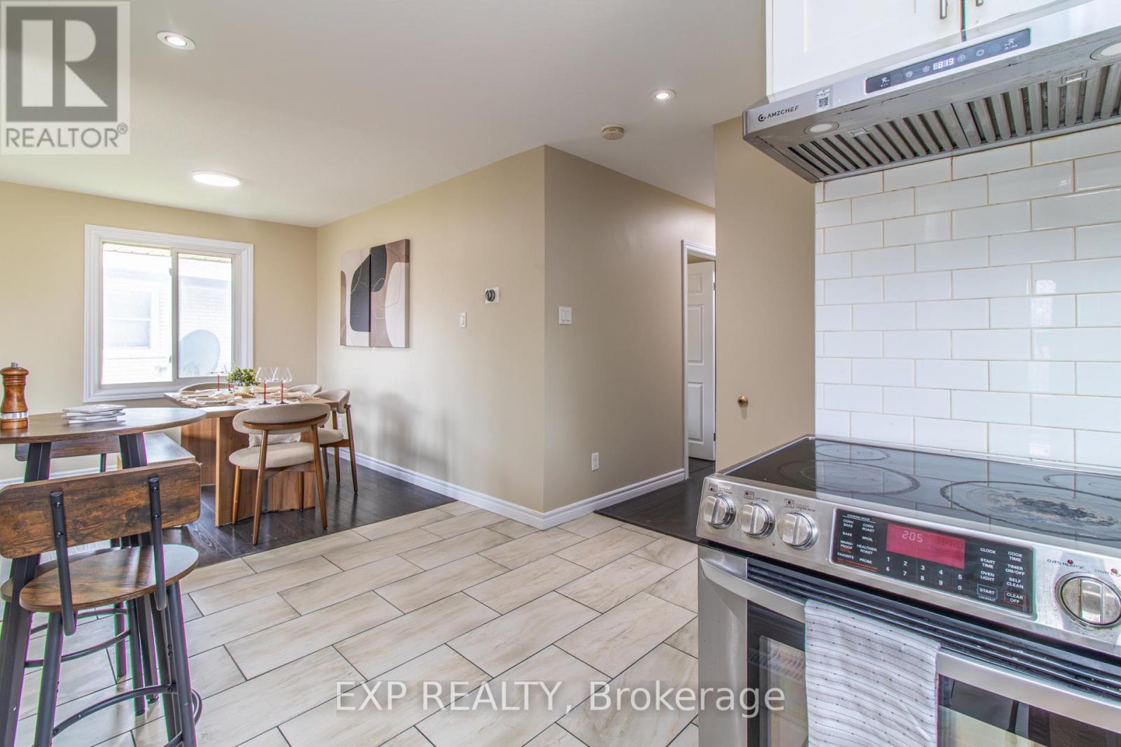 35 Hillsborough Crescent, Kitchener, Ontario  N2E 1J5 - Photo 9 - X13202190