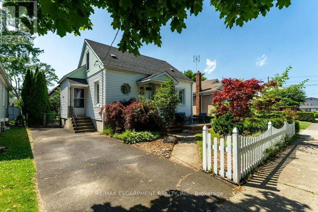 19 Columbia Street, St. Catharines, Ontario  L2R 5H5 - Photo 3 - X13203094