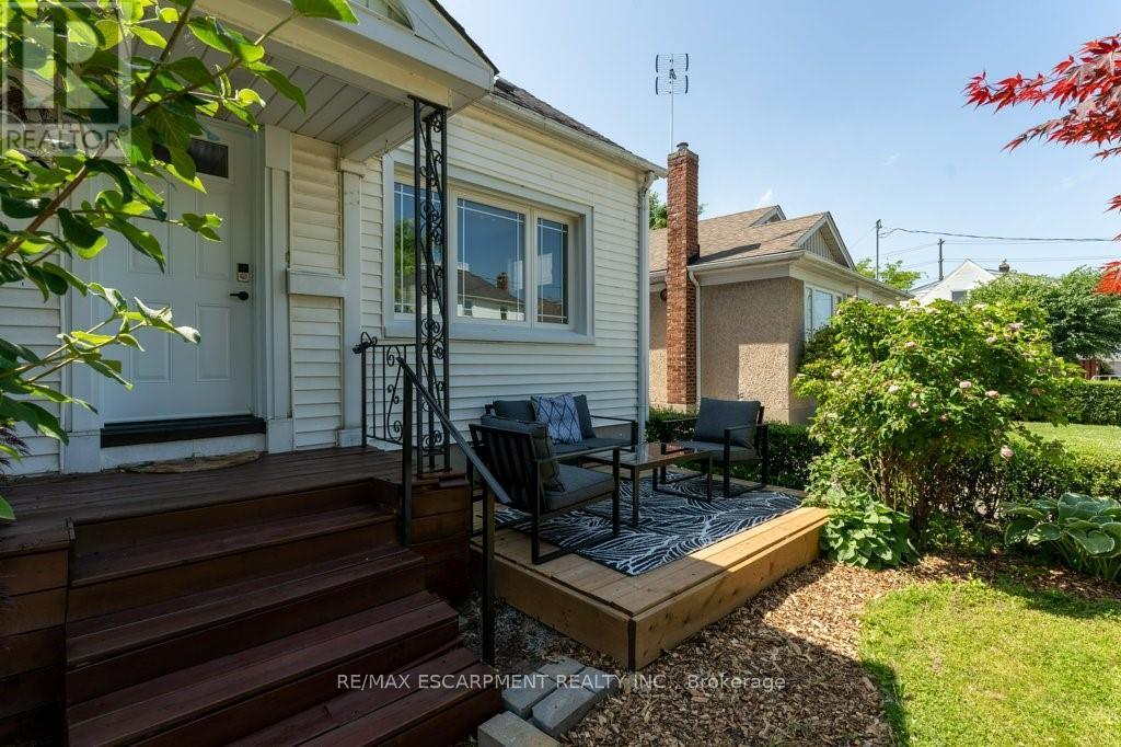 19 Columbia Street, St. Catharines, Ontario  L2R 5H5 - Photo 5 - X13203094
