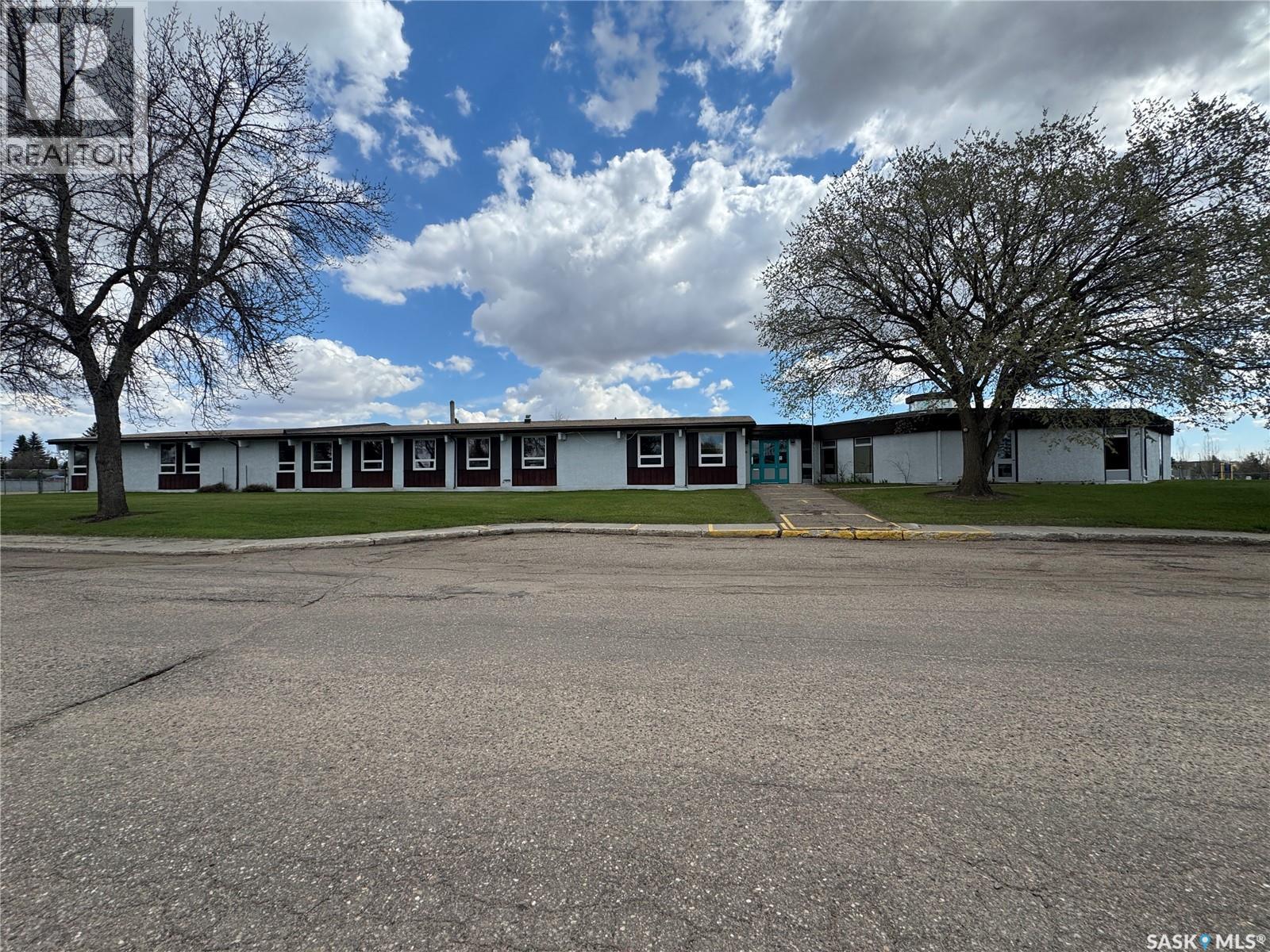 2022 102nd Street, North Battleford, Saskatchewan  S9A 1H8 - Photo 1 - SK037350