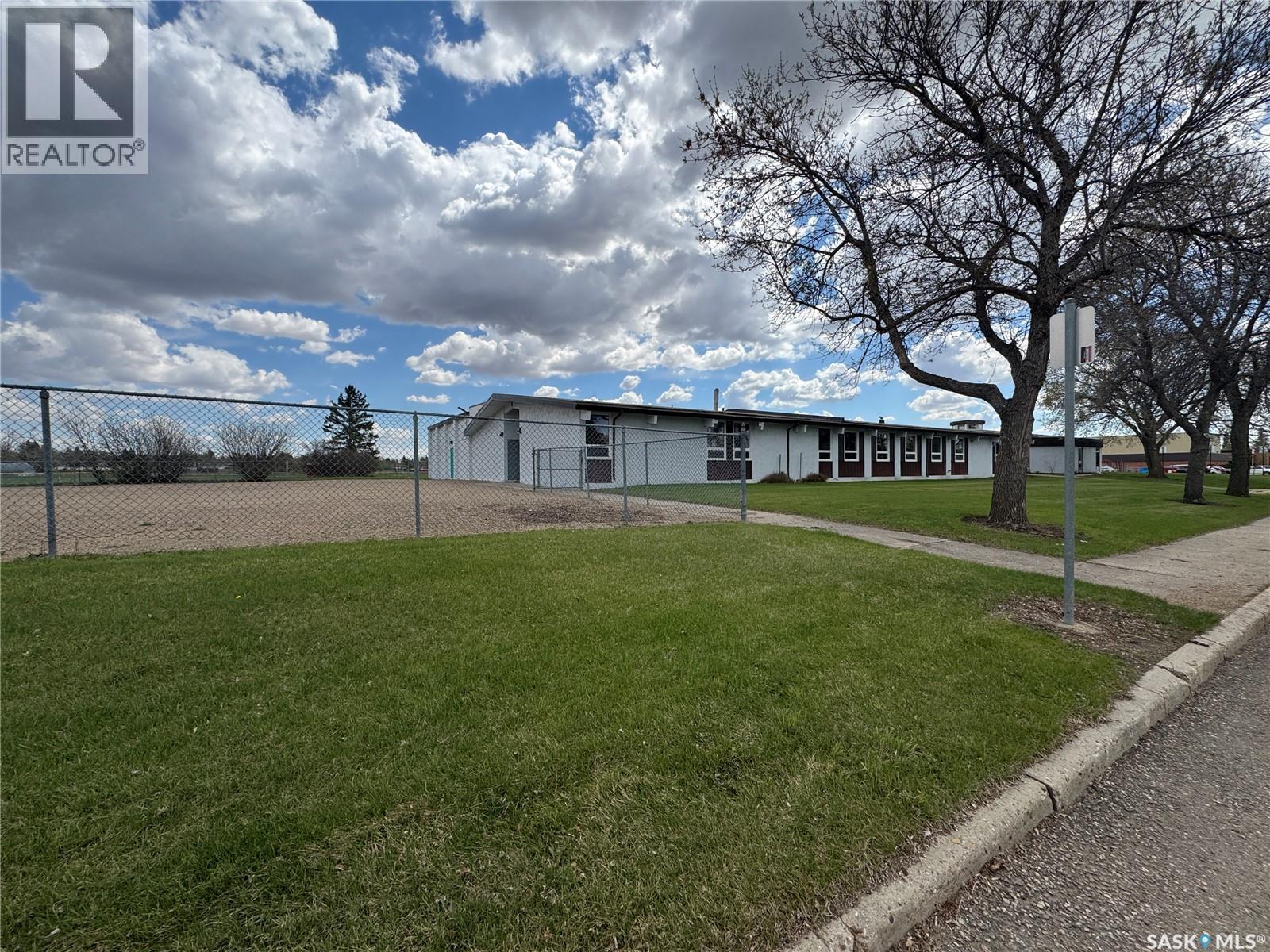2022 102nd Street, North Battleford, Saskatchewan  S9A 1H8 - Photo 7 - SK037350