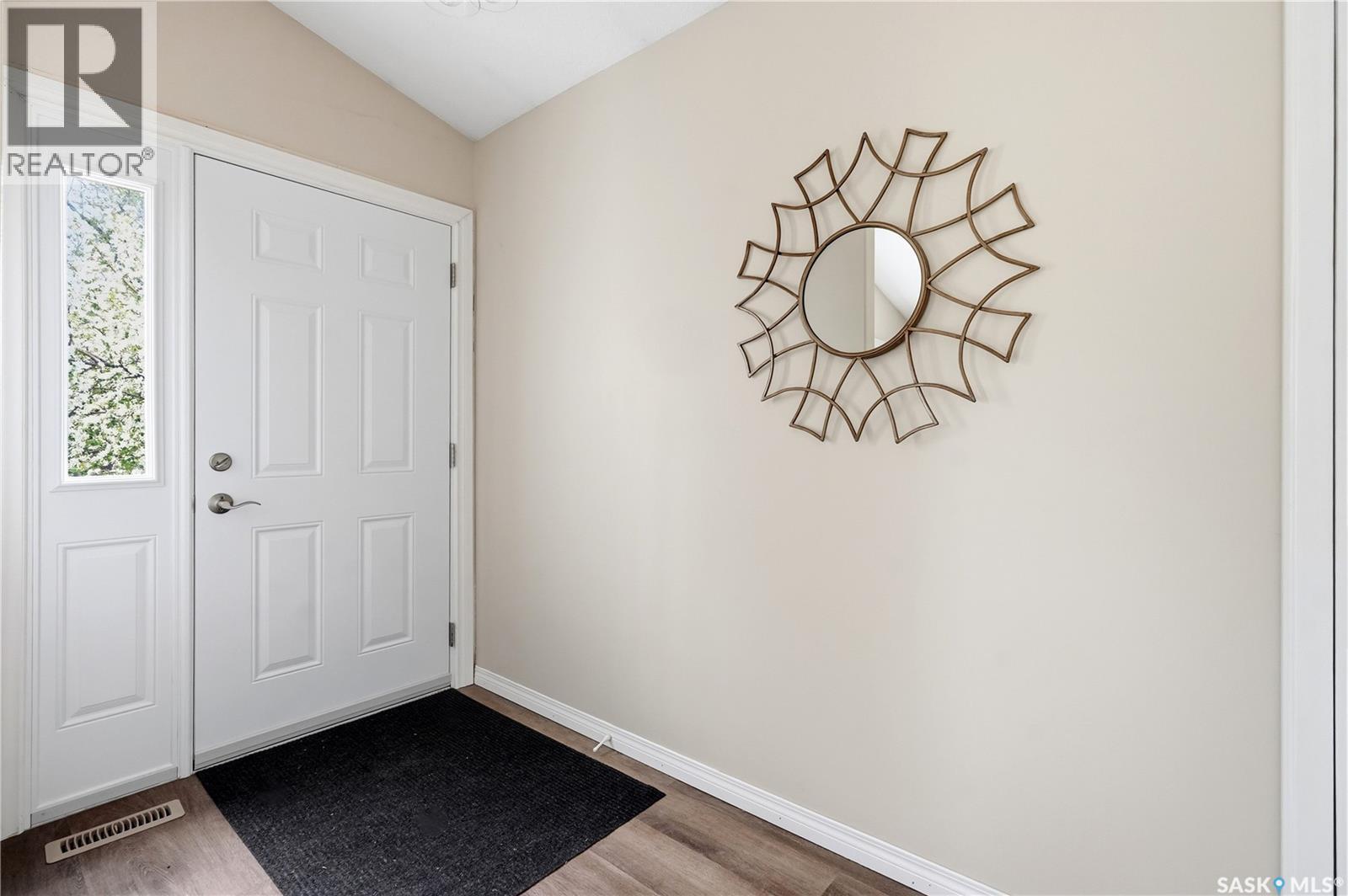 2248 Wascana Street, Regina, Saskatchewan  S4T 4K2 - Photo 3 - SK037229