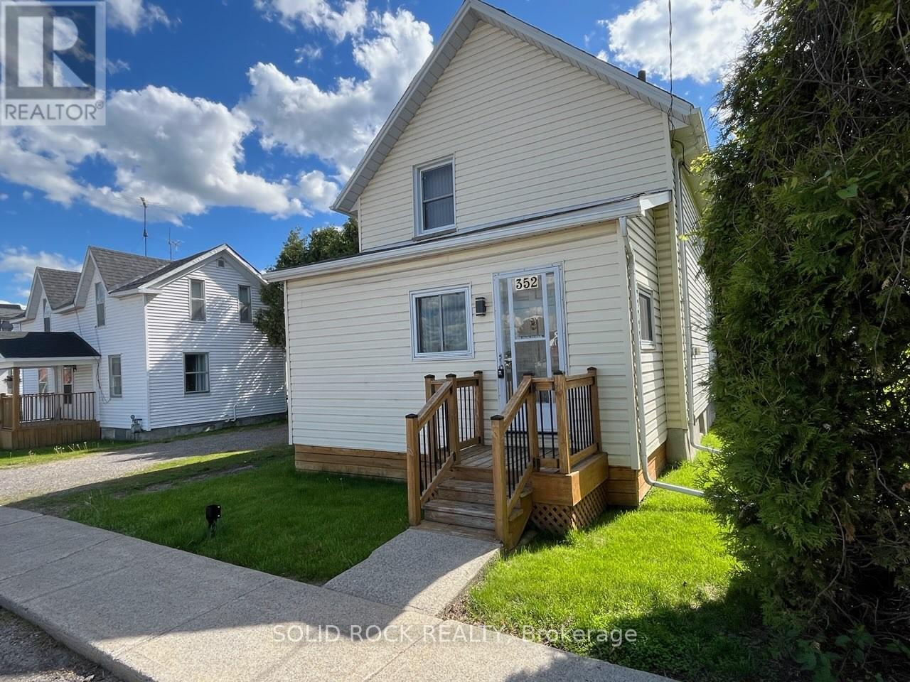352 New Street, Edwardsburgh/cardinal, Ontario  K0E 1E0 - Photo 2 - X12951970