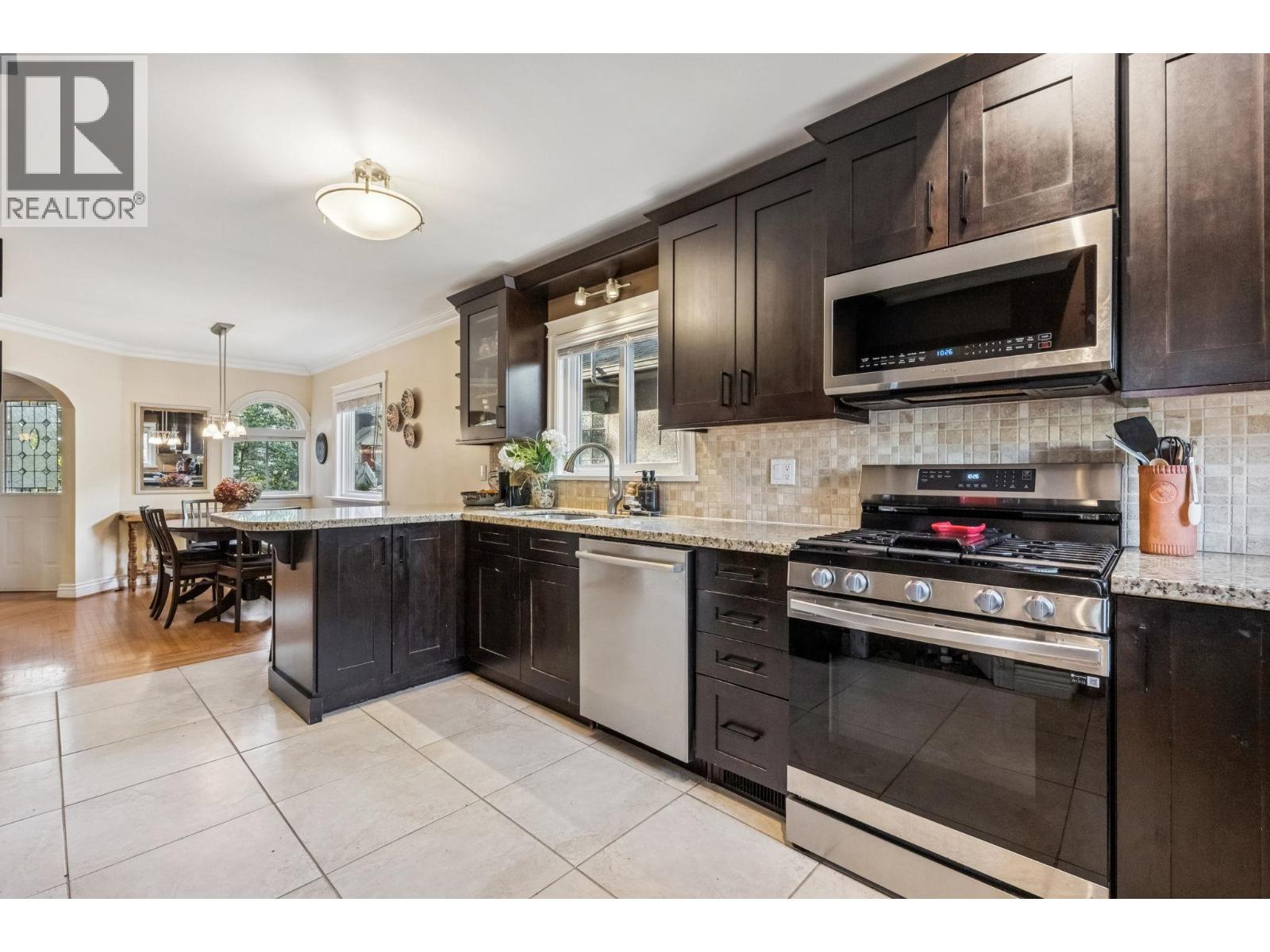 2819 W 13th Avenue, Vancouver, British Columbia  V6K 2T6 - Photo 6 - R3128827