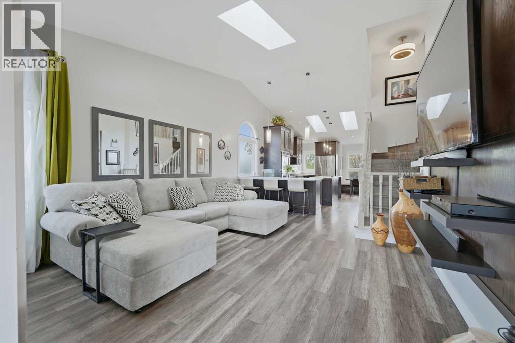 38 Sandpiper Way Nw, Calgary, Alberta  T3K 3C6 - Photo 6 - A2311911