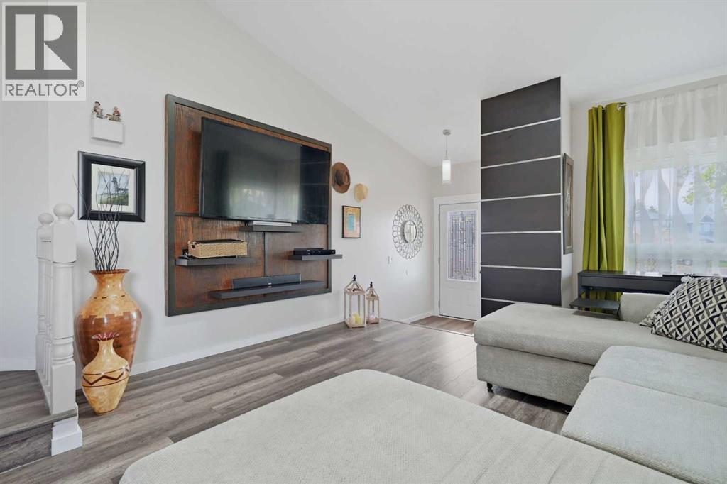 38 Sandpiper Way Nw, Calgary, Alberta  T3K 3C6 - Photo 9 - A2311911