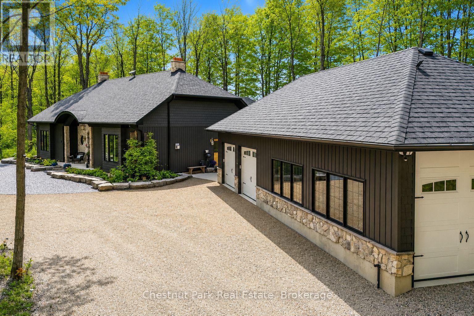 583724 Sideroad 60, Chatsworth, Ontario  N0H 1R0 - Photo 2 - X13203788