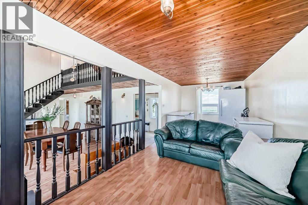 225079 Range Road 245, Rural Wheatland County, Alberta  T1P 0N5 - Photo 12 - A2315272